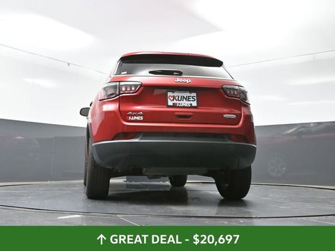 Used 2025 Jeep Compass Latitude image 62