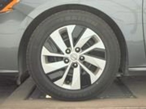 Used 2024 Nissan Altima 2.5 S FWD image 8