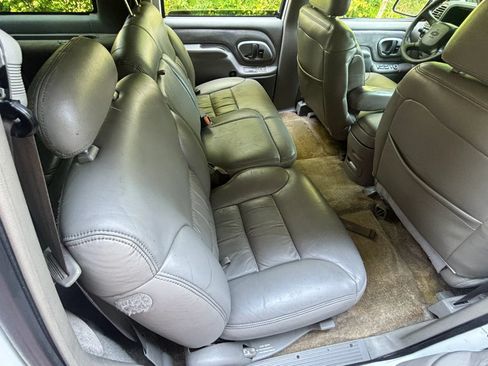 Used 1999 Chevrolet Suburban 2WD w/ Preferred Equipment Group 3 image 22