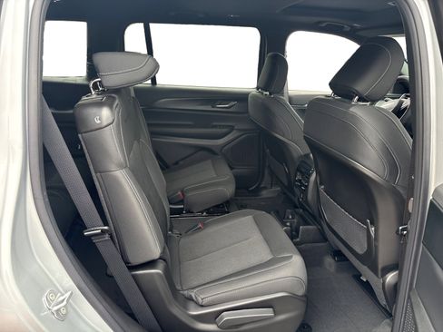 New 2026 Jeep Grand Cherokee L 4WD image 21