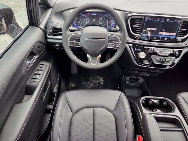 New 2027 Chrysler Pacifica Select FWD image 14