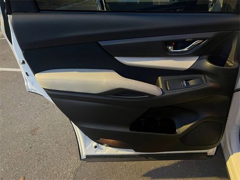 Used 2022 Subaru Ascent Premium w/ Convenience Package image 17