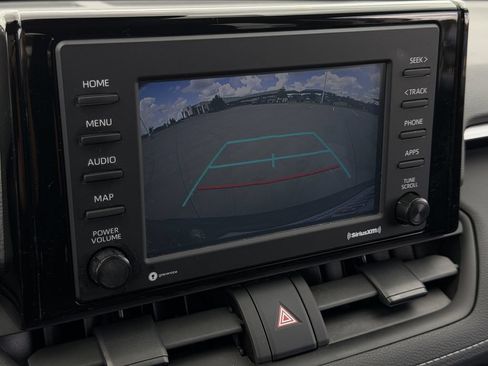 Used 2022 Toyota RAV4 LE FWD image 18