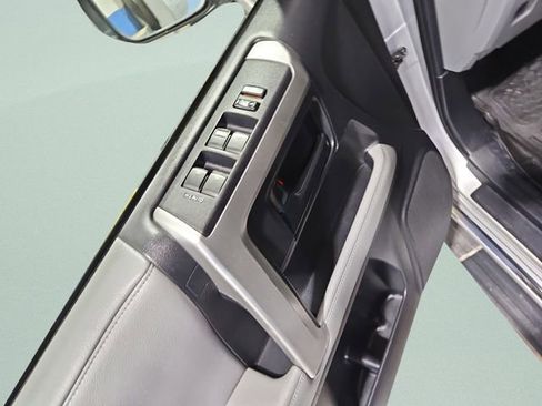 Used 2011 Toyota 4Runner SR5 w/ Premium Pkg w/Leather image 27