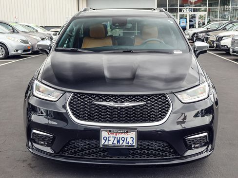 Used 2023 Chrysler Pacifica Pinnacle FWD image 21