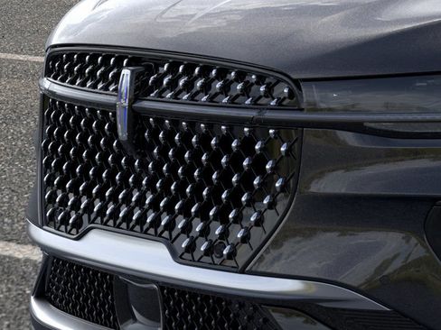 New 2026 Lincoln Nautilus Premier image 17