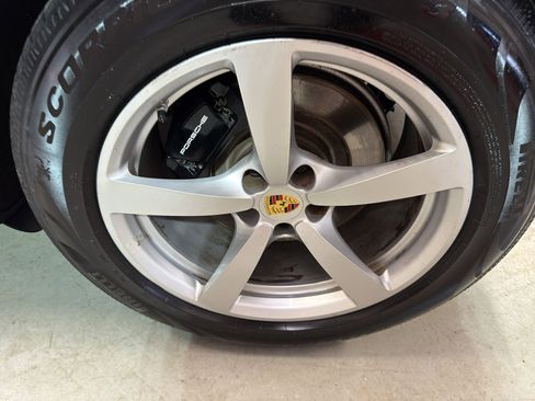 Used 2017 Porsche Macan image 32