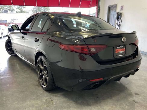 Used 2023 Alfa Romeo Giulia Estrema image 5