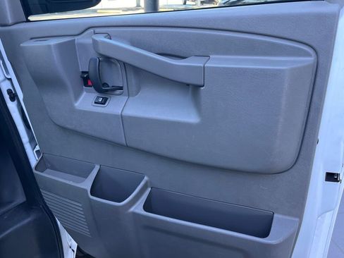 Used 2023 Chevrolet Express 2500 Extended image 25