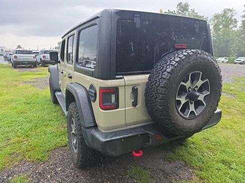 Used 2022 Jeep Wrangler Unlimited Rubicon w/ Cold Weather Group AWD/4WD image 2