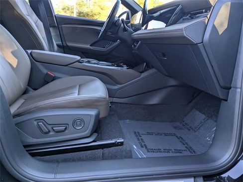 Used 2025 Audi Q6 e-tron Premium Plus w/ Premium Plus image 3