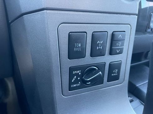 Used 2011 Toyota Sequoia Platinum AWD/4WD image 19