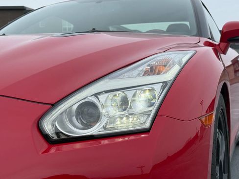 Used 2015 Nissan GT-R Black Edition image 33