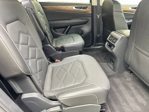Used 2024 Volkswagen Atlas SE w/ Panoramic Sunroof Package AWD/4WD image 44