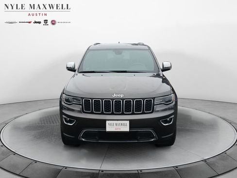 Used 2017 Jeep Grand Cherokee Limited w/ Luxury Group II image 18