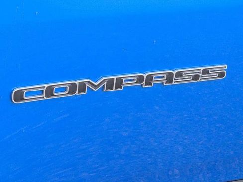 Used 2025 Jeep Compass Limited AWD/4WD image 12