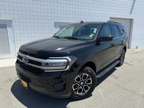 Used 2024 Ford Expedition XLT RWD image 1