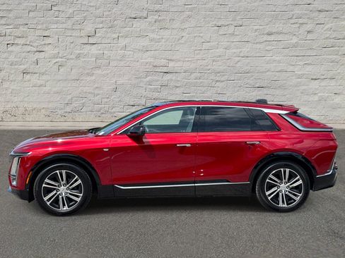 Certified 2024 Cadillac Lyriq Luxury RWD image 2
