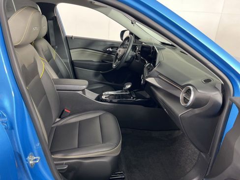Certified 2025 Chevrolet Trax ACTIV w/ Driver Confidence Package FWD image 6