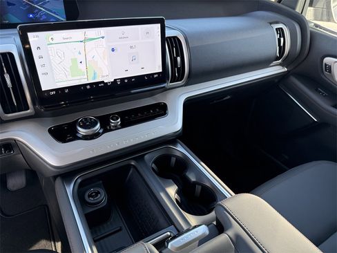 New 2025 Ford Expedition Active image 26