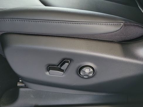 New 2026 Chrysler Pacifica Select FWD image 19