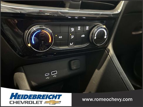 Used 2025 Buick Encore GX Sport Touring FWD image 23