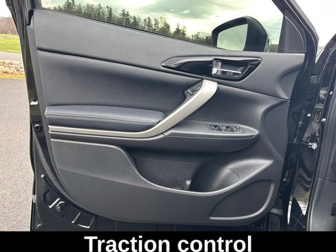 Used 2023 Mitsubishi Eclipse Cross SE image 18