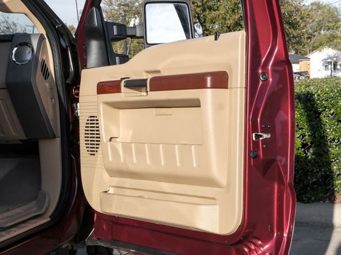 Used 2012 Ford F250 King Ranch w/ King Ranch w/Chrome Pkg image 42