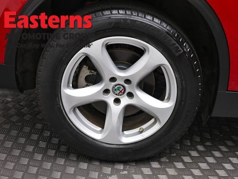 Used 2020 Alfa Romeo Stelvio AWD image 30