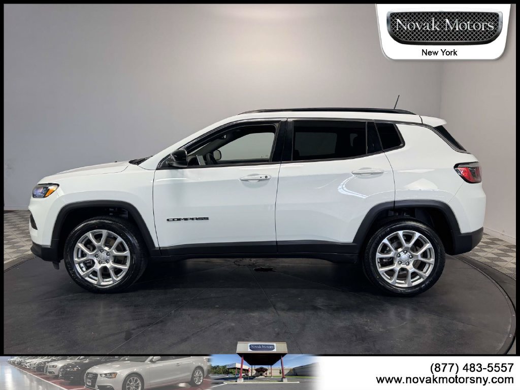 Used 2023 Jeep Compass Latitude AWD/4WD image 5