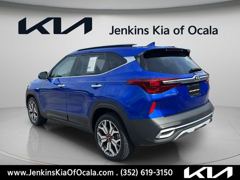 Certified 2021 Kia Seltos SX w/ SX Sunroof Package AWD/4WD image 5