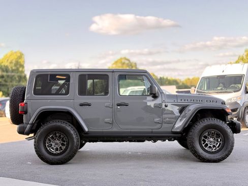 Used 2022 Jeep Wrangler Unlimited Rubicon w/ Xtreme Recon 35" Tire Package AWD/4WD image 12
