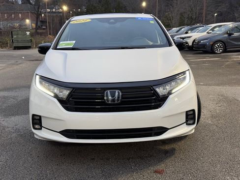 Certified 2024 Honda Odyssey Sport image 4
