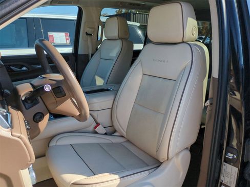 Certified 2022 GMC Yukon XL Denali image 11