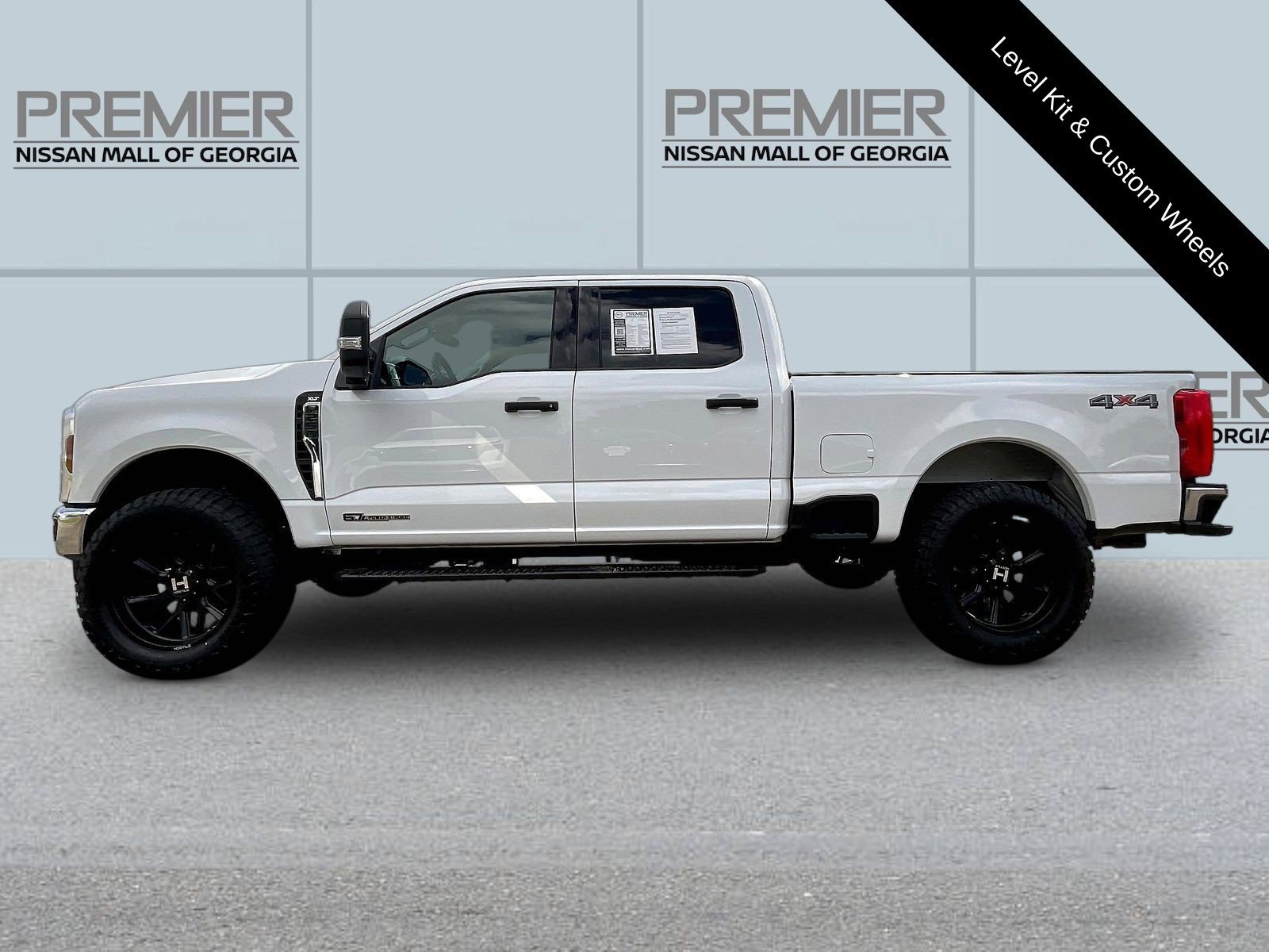 Used 2026 Ford F250 XLT AWD/4WD image 4