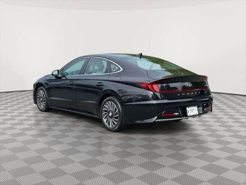 Used 2022 Hyundai Sonata Limited w/ Cargo Package FWD image 5