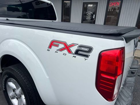 Used 2013 Nissan Frontier S w/ S Preferred Pkg RWD image 9