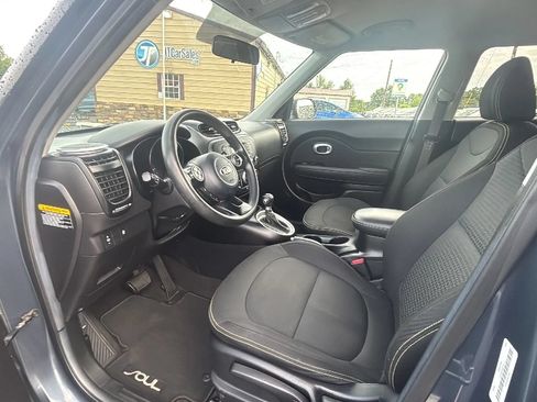 Used 2014 Kia Soul + FWD image 8