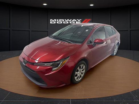 Used 2025 Toyota Corolla LE w/ Convenience Package FWD image 2