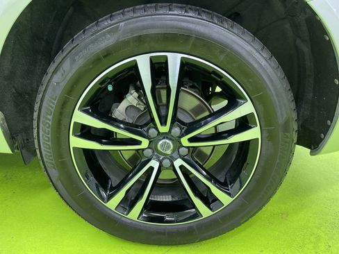 Used 2021 Volvo XC60 T5 Momentum w/ Premium Package image 15