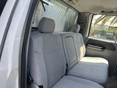 Used 2005 Ford F550 2WD Crew Cab Super Duty image 12