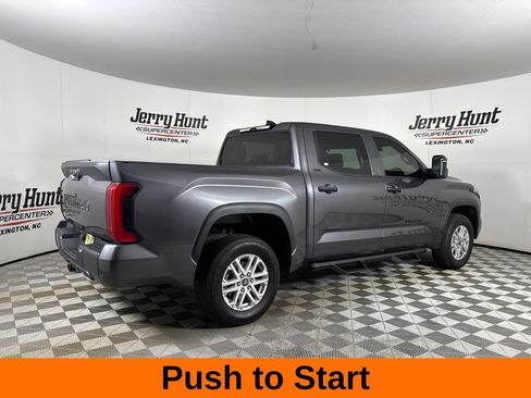 Used 2022 Toyota Tundra SR5 w/ SR5 Convenience Package AWD/4WD image 6