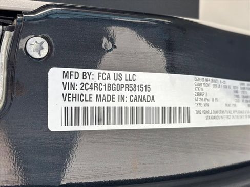 Used 2023 Chrysler Pacifica Touring-L FWD image 30