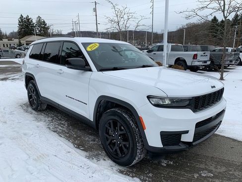 Certified 2024 Jeep Grand Cherokee L Altitude image 9