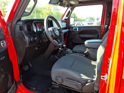 Used 2024 Jeep Wrangler Unlimited Rubicon AWD/4WD image 20