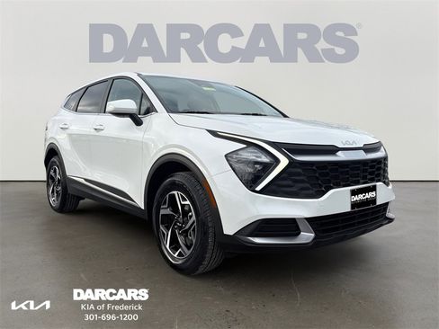 Certified 2023 Kia Sportage LX image 1