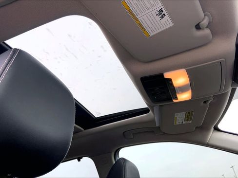 Used 2021 Nissan Rogue SL w/ Premium Package image 13