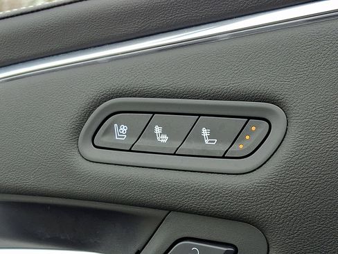 Used 2024 Cadillac Escalade Premium Luxury image 24