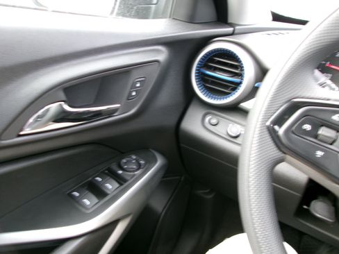 New 2026 Chevrolet Trax LS w/ LS Convenience Package image 20