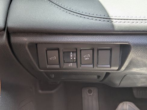 Used 2020 Subaru Outback Touring AWD/4WD image 23